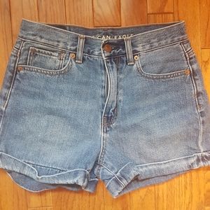 American Eagle AEO Mom Short